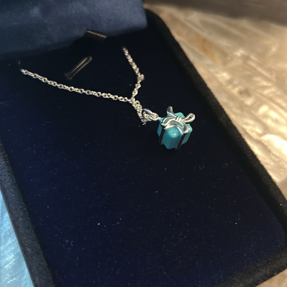 Tiffany White 18k Gold Vintage Necklace🥳🥳❌❌ - Picture 2 of 5